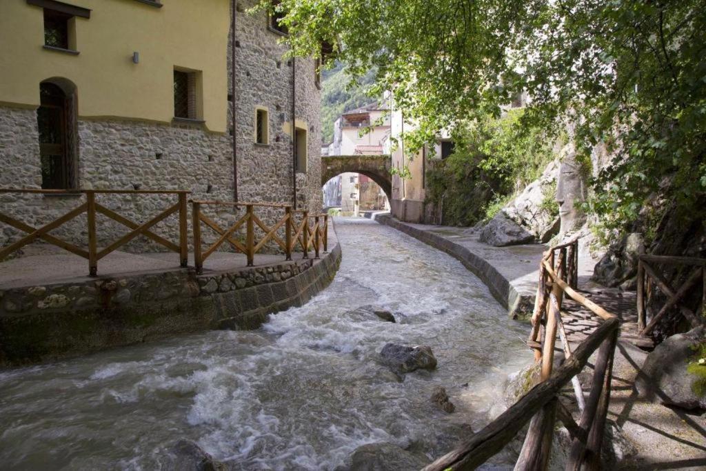 Dimora Storica Hotel Maccarunera Campagna Exteriör bild